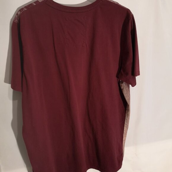 LL Cool J Men's Size Large Burgundy Short Sleeve T-shirt - Picture 2 of 3